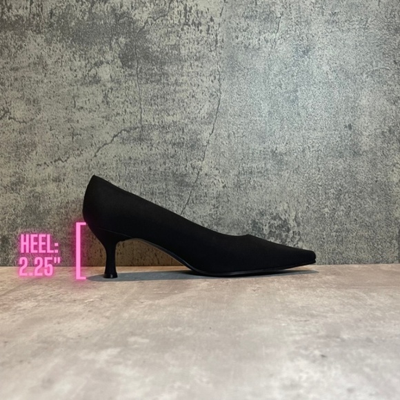 Stuart Weitzman Pump - Picture 12 of 12